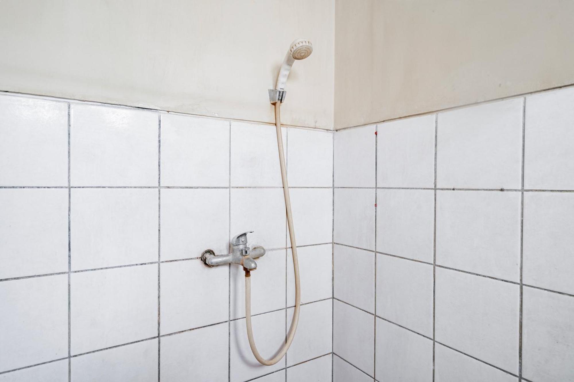 Collection O Hotel Sanira باندونج المظهر الخارجي الصورة